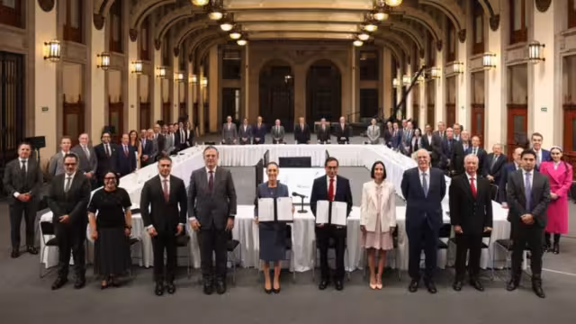 La presidenta de México, Claudia Sheinbaum firmó  el Paquete contra la Inflación 2024-2025