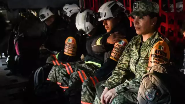 En el aeropuerto de California, la delegación fue recibida por Anale Burlew, subdirectora del Cal Fire