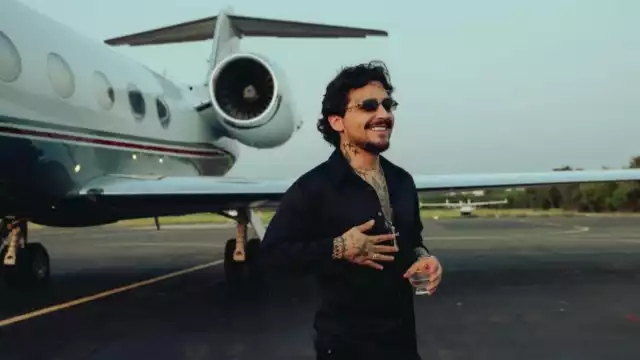 Equipo legal de Universal Music manda una fuerte advertencia a Christian Nodal