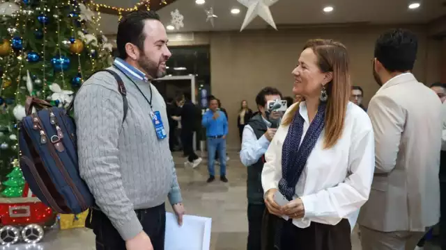 Margarita Zavala (derecha), fue una de las figuras que regresaron al PAN durante la sesión de su Consejo Nacional