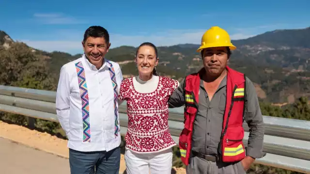 Durante su visita a Oaxaca, la presidenta Claudia Sheinbaum supervisó los avances en la carretera Mitla-Istmo de Tehuantepec