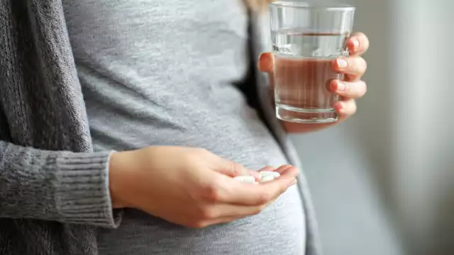 Trump vincula a Tylenol con autismo; médicos en México desmienten relación con paracetamol