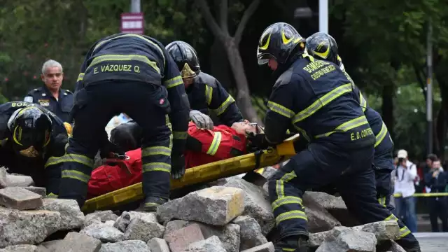 El simulacro se basó en un escenario hipotético de sismo de magnitud 8.1 con epicentro en Lázaro Cárdenas, Michoacán.