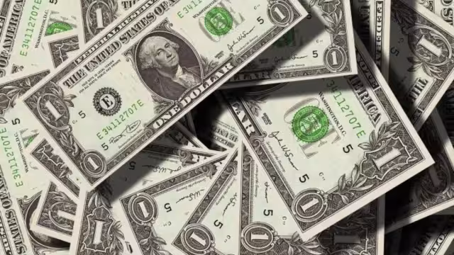 En el inicio de la jornada cambiaria de este 31 de julio el peso se volvió a apreciar frente al dólar estadounidense