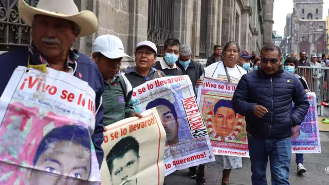 El pasado miércoles 4 de diciembre, la presidenta Claudia Sheinbaum se reunión con lo padres de los normalistas desaparecidos de Ayotzinapa