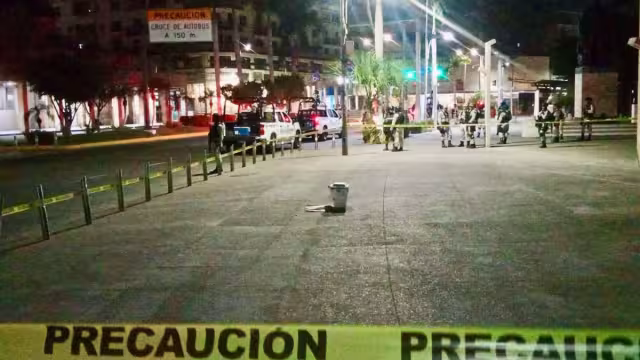 Elementos de seguridad acordonaron el área en Acapulco