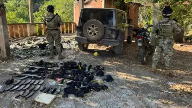 Elementos de la Marina aseguraron armas, un vehículo y una motocicleta vinculados a ‘Los Chapitos’ en Concordia, Sinaloa