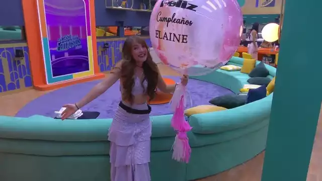 La Casa de los Famosos México: Aarón Mercury sorprende a Elaine Haro con baile sensual por su cumpleaños