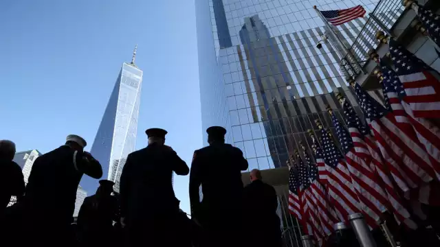 La ceremonia inició a las 8:46 de la mañana, hora en que el primer avión secuestrado impactó contra la Torre Norte