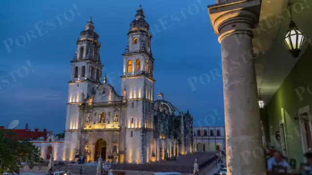 La Catedral de Campeche fue levantada originalmente en 1540 por orden de Francisco de Montejo y León.