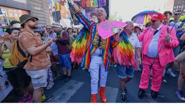 La marcha se organizó en respuesta a la prohibición emitida por las autoridades húngaras, amparadas en una polémica ley