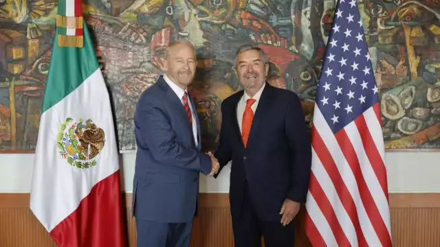 Ronald Johnson, nuevo embajador de Estados Unidos en México y Juan Ramón de la Fuente, secretario de Relaciones exteriores