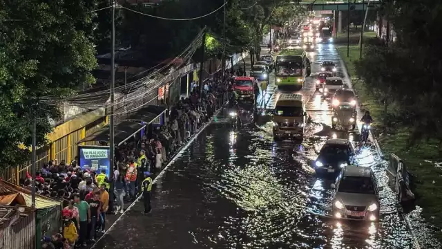El Servicio Meteorológico Nacional (SMN) pronostica chubascos con lluvias puntuales fuertes
