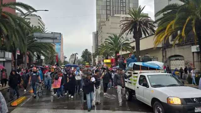 Venceremos”; entre un canto de esperanza y encapuchados, así fue el mitin por los 11 años de los 43 de Ayotzinapa