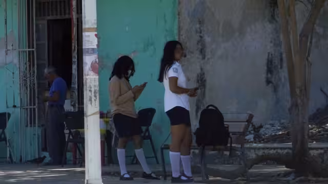 Tres maestros en Campeche fueron cesados por presunto acoso sexual a alumnas.