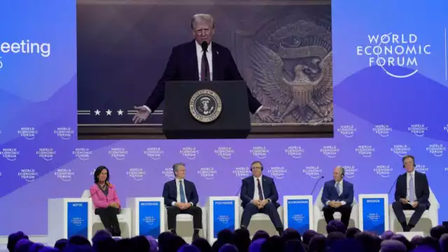 “Si no fabrican su producto en Estados Unidos, entonces simplemente tendrán que pagar un arancel" señaló Donald Trump en el Foro de Davos