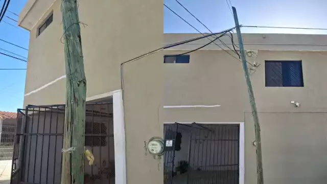Un poste de Telmex a punto de caer amenaza a vecinos de Palmas 2, en Campeche