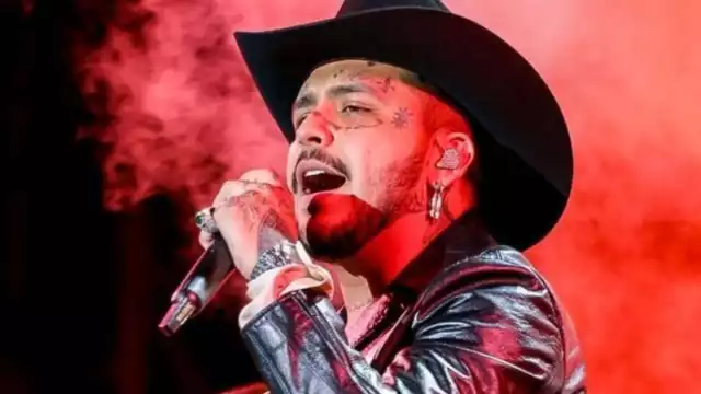 Christian Nodal está siendo sumamente criticado en redes sociales