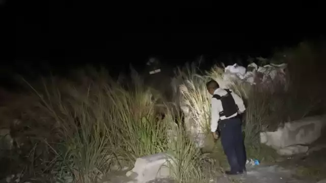 El cuerpo fue hallado a la altura del kilómetro 28, tirado entre las rocas junto a la vía.