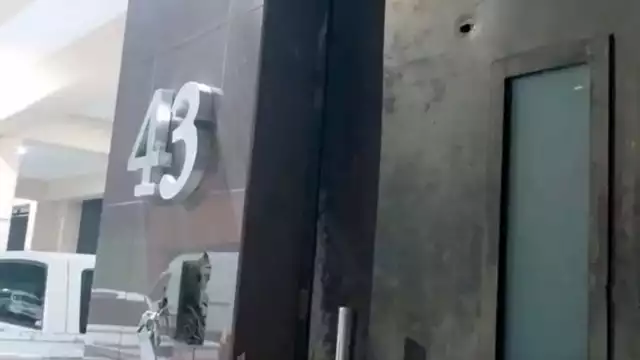 La noche de este jueves las instalaciones del diario El Debate fueron atacadas