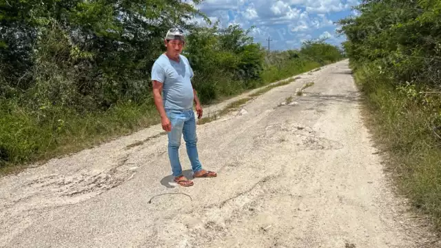 Estudiantes exponen su vida en camino abandonado hacia Sahcabchén