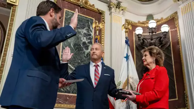 El pasado martes el vicepresidente de Estados Unidos, J.D. Vance, tomó protesta a Ron Joihnson, como nuevo embajador en México