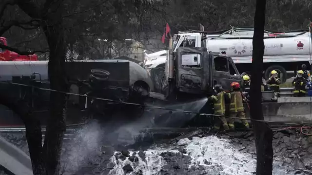 Peritos en criminalística, química, incendios, explosiones y tránsito terrestre trabajan en los peritajes iniciales