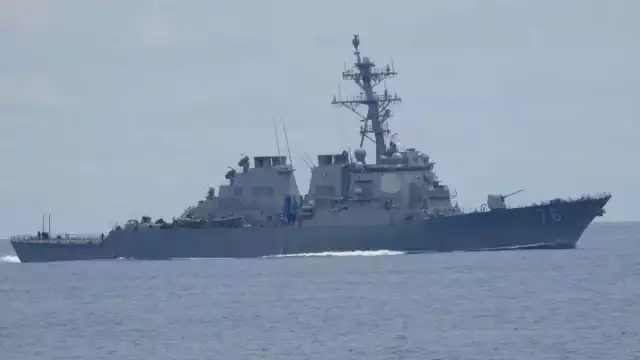 En el operativo participan al menos dos buques de guerra como parte de la ofensiva contra el narcotráfico