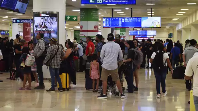 El aeropuerto de Cancún cuenta con un promedio de 600 vuelos diarios