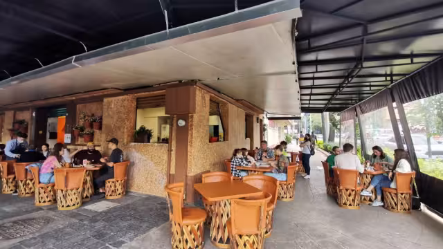 INEGI señala que la industria cayó 1.5 por ciento, con un fuerte impacto en las manufacturas