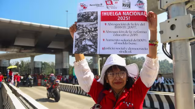 Los maestros demandan la abrogación inmediata de la Ley del ISSSTE de 2007 y la reforma educativa aprobada en 2019