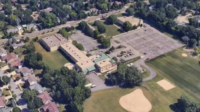 Tras las primeras detonaciones, el Departamento de Policía de Madison recibió una llamada de emergencia.