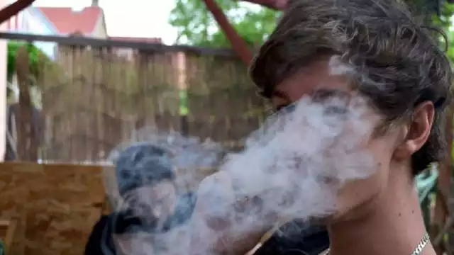 Aún peligran menores de edad por el uso de vapeadores