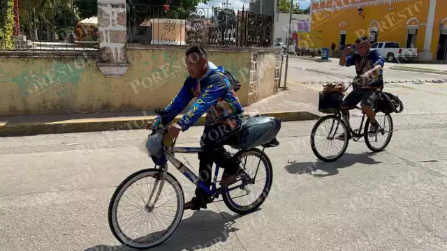 Peregrinos de Peto, Yucatán cruzan por Hopelchén en su camino de fe a la Basílica de Guadalupe