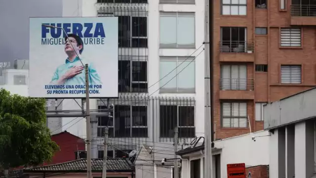 Nacido en Bogotá en 1986, Uribe Turbay provenía de una familia con fuerte tradición política