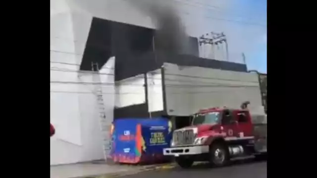 Vehículos y comercios incendiados en Villahermosa, Tabasco, en medio de actos vandálicos