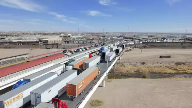 Las medidas implementadas por el gobierno de Donald Trump, han generado caos vial y filas de hasta 38 kilómetros