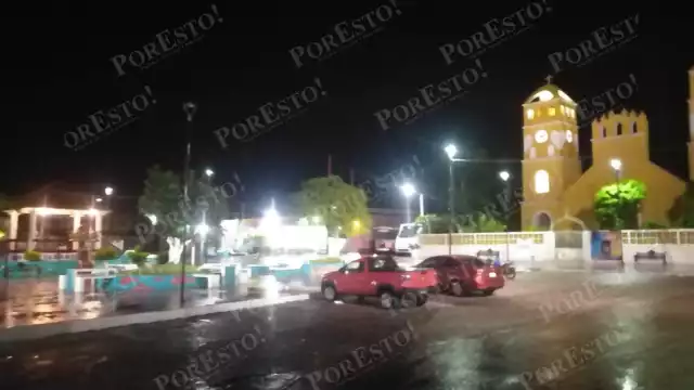 Vecinos de Emiliano Zapata exigen a CFE renovar cables eléctricos