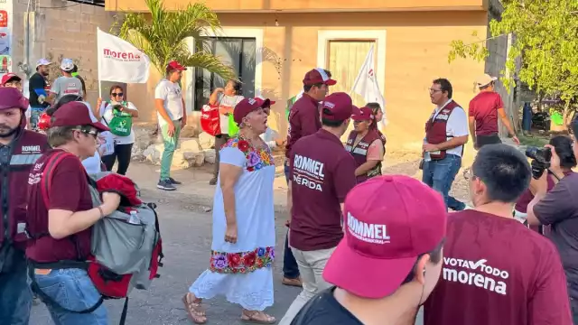 Jasmín López Manrique, presente en las actividades de campaña de Joaquín Díaz Mena