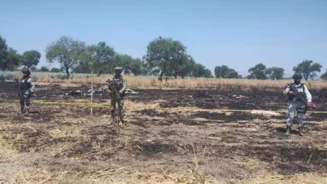 Equipos de emergencia y personal del Ejército Mexicano acudieron rápidamente al lugar para atender la situación