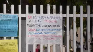 “Merecemos servicios de calidad": Docentes de la Normal “Javier Rojo Gómez” en Cancún realizan paro de labores   indefinido