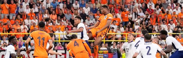 Denzel Dumfries, el principal implicado en la acción que marcó el rumbo del juego contra Inglaterra