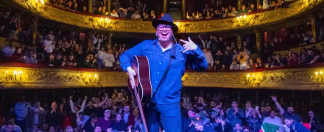 Franco Escamilla, cantante y standupero mexicano