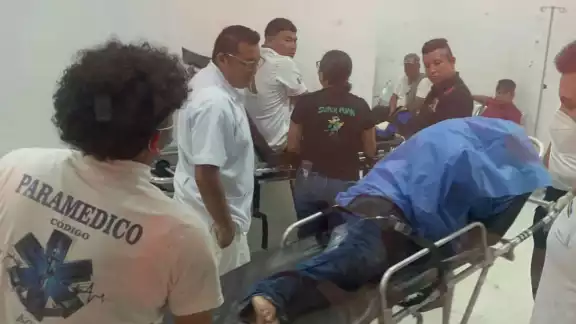 El tendero pidió ayuda en un supermercado cercano en Cancún