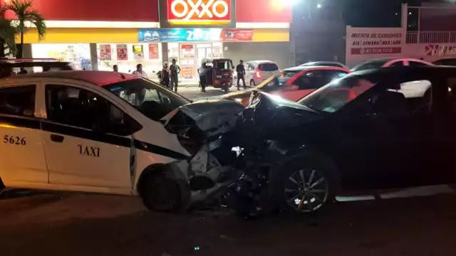 Así terminaron ambas unidades en Cancún