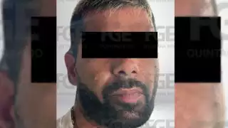 Detienen a extranjero por lanzar a perrito de un octavo piso en Cancún