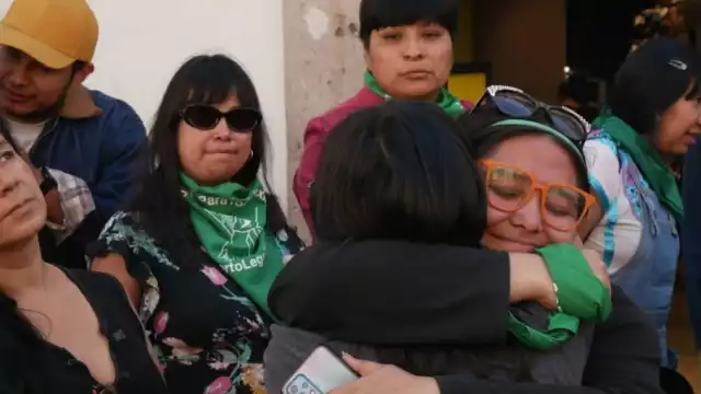 Con la firma de Alfredo Ramírez Bedolla, Michoacán legaliza el aborto hasta las 12 semanas de gestación