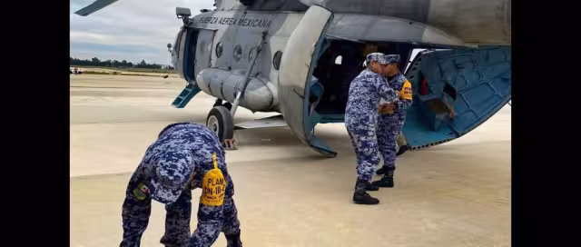 Elementos Fuerza Aérea Mexicana siguen apoyando las labores de atención a la población y tras el impacto del Huracán John.