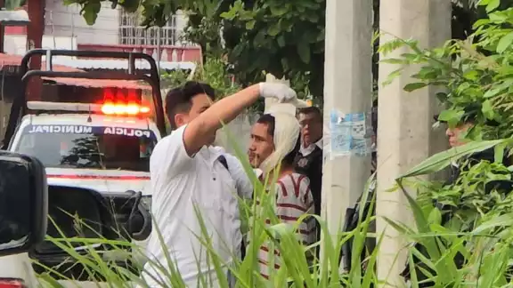 El hombre fue atendido por paramédicos en Champotón