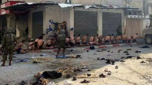 Chris Sidoti, jurista miembro de la comisión de la ONU encargada de investigar los crímenes en Gaza, calificó al ejército israelí como uno de los más criminales Chris Sidoti, jurista miembro de la comisión de la ONU encargada de investigar los crímenes en Gaza, calificó al ejército israelí como uno de los más criminales